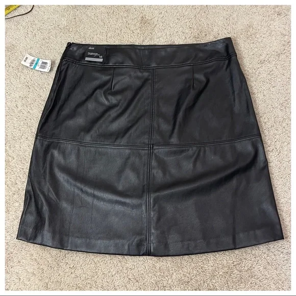 NWT! Alfani faux leather skirt - Picture 2 of 6